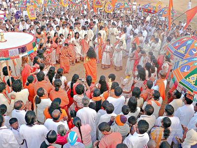 20080101 more procession 070152.jpg