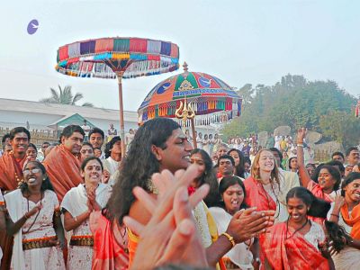 20080101 more procession 070171.jpg