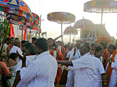 20080101 more procession 070202.jpg