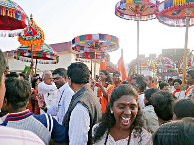 20080101 more procession 070215.jpg