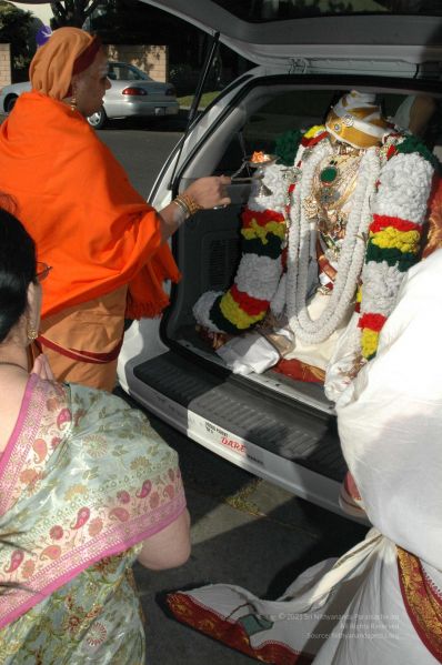 File:20080503 HomeDarshan 0530.jpg