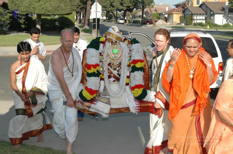 File:20080503 HomeDarshan 0533.jpg