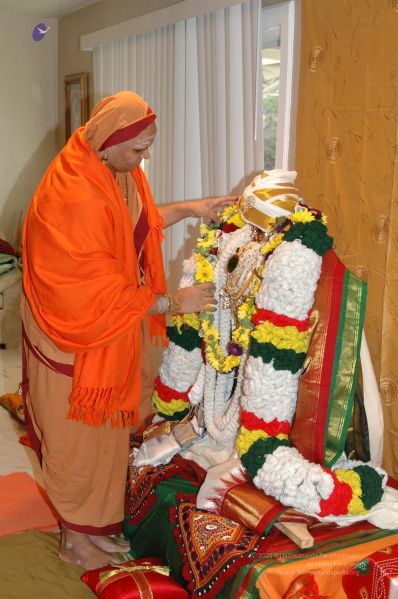 File:20080503 HomeDarshan 0538.jpg