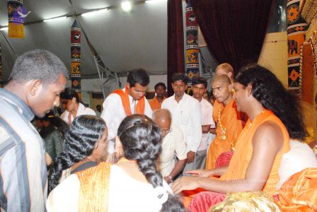 20080717 darshan 0117 CMP WM.jpg