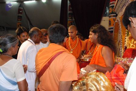 20080717 more darshan 0009 CMP WM.jpg