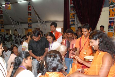 20080717 more darshan 0107 CMP WM.jpg