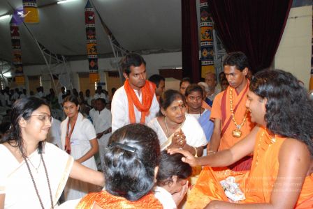 20080717 more darshan 0108 CMP WM.jpg