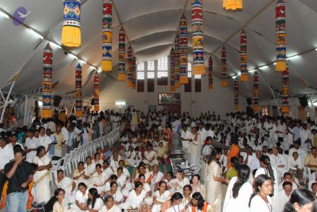 20080717 more darshan 0118 CMP WM.jpg