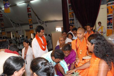 20080717 more darshan 0124 CMP WM.jpg