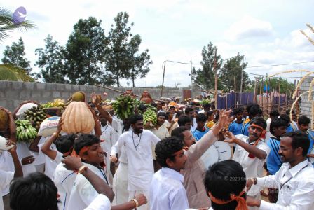 20080717 more darshan 0186 CMP WM.jpg