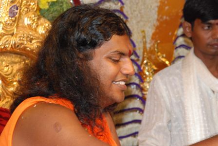 20080717 more darshan 0240 CMP WM.jpg