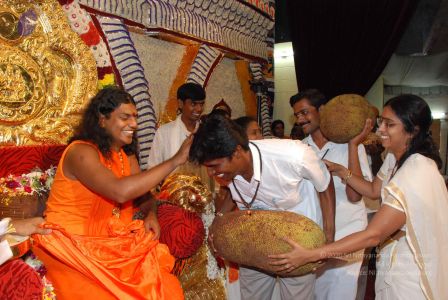 20080717 more darshan 0259 CMP WM.jpg