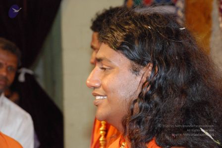 20080717 more darshan 0364 CMP WM.jpg