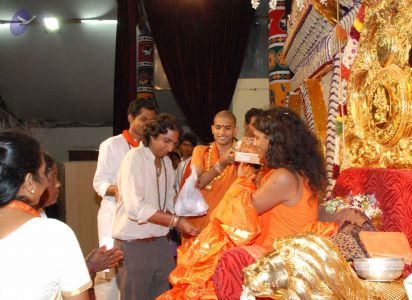 20080717 more darshan 0371 CMP WM.jpg