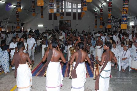 20080717 more darshan 0415 CMP WM.jpg