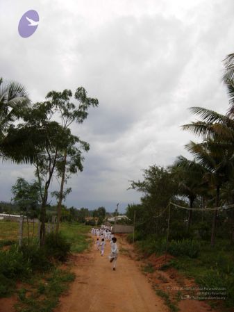 2008 Gurukul Photo 151 1RvIeWpF6Wg8mZp7A6EiegOzU9Wdaycgz.jpg