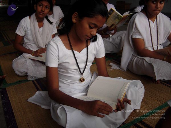 2008 Gurukul Photo 205 1ztZrCkEVa4D2 y71qeYIRmMN29jnHcoT.jpg