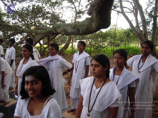 2008 Gurukul Photo 280 1hcdfOCXIbn1aSVKVtbLfzyXnIaa-VLFH.jpg