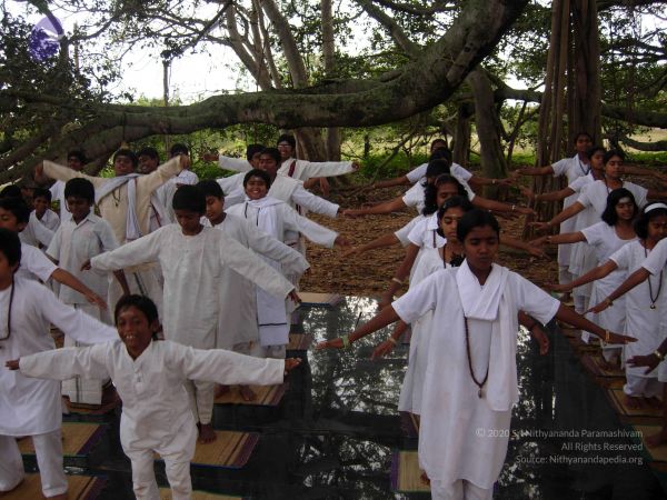 2008 Gurukul Photo 282 1LHpmYoSbQQ p8ig2Ny1LAItJiwsEmbob.jpg