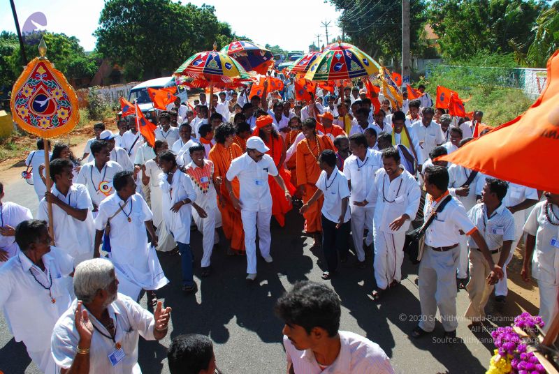 File:20090112 kodikannyatra 0700 CMP WM.jpg