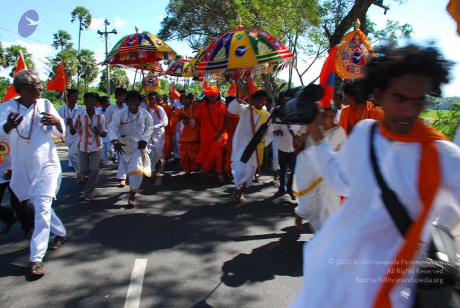 20090112 kodikannyatra 0913 CMP WM.jpg