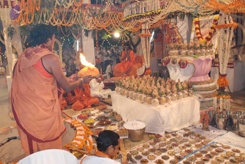 File:20090112 sapthayagam 1564 CMP WM.jpg