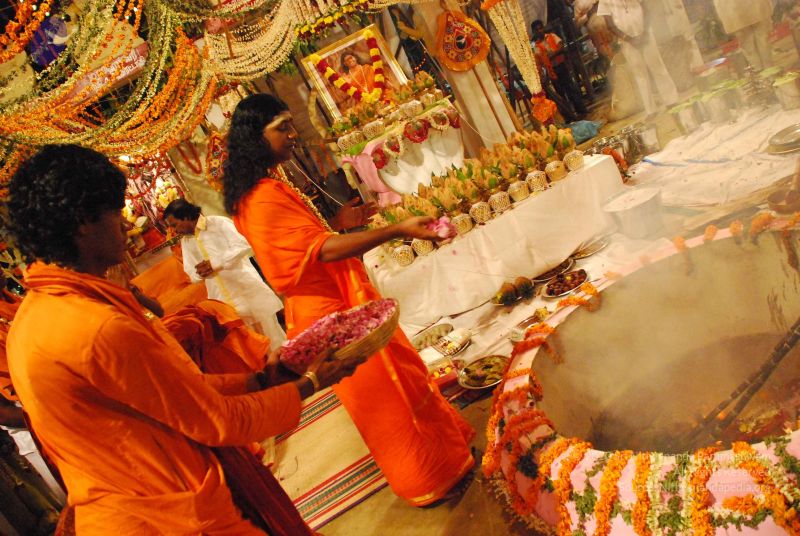 File:20090112 sapthayagam 1662 CMP WM.jpg