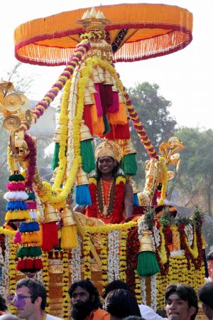 20091227IMG 9409 CMP WM00001000 Procession.jpg