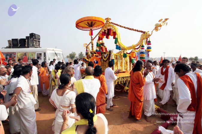 20091227IMG 9527 CMP WM00001000 Procession.jpg