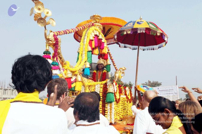 20091227IMG 9540 CMP WM00001000 Procession.jpg