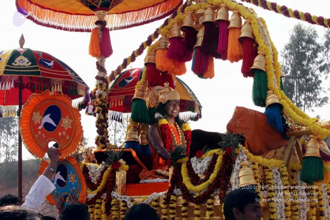 20091227IMG 9712 CMP WM00001000 Procession.jpg