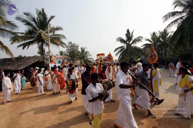 20091227IMG 9783 CMP WM00001000 Procession.jpg