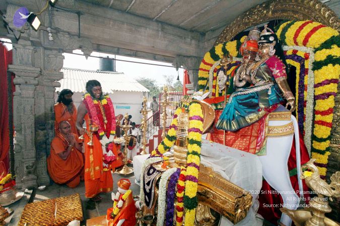 20091227IMG 9834 CMP WM00001000 Procession.jpg