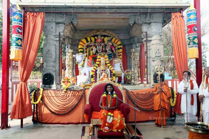 20091227IMG 9857 CMP WM00001000 Procession.jpg