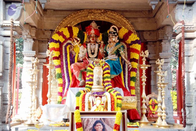 20091229DSC 7862 CMP WM00100 Procession.jpg