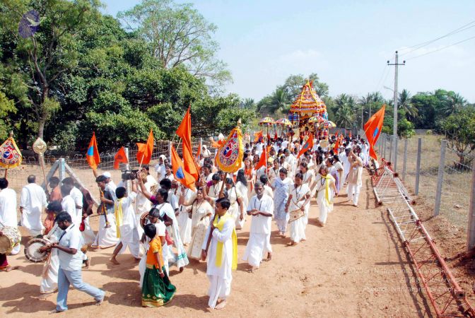 20091229DSC 8289 CMP WM00100 Procession.jpg