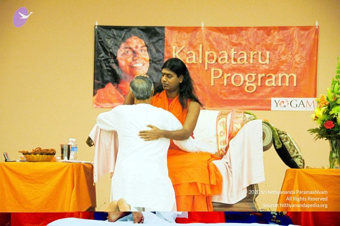 2009 healing in darshan CMP WM 00.jpg