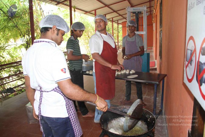 20140907 Photo 1141 1iKUeq6M6-2Km4hMac8ednZISvIFMlKxb.JPG