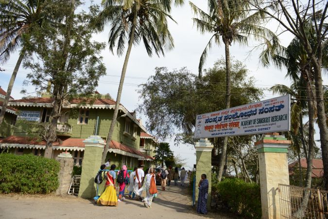 20161111 Photo 1222 13xeHBHMpU7irzC7hQU-yJlfkWKlPsQjD.JPG