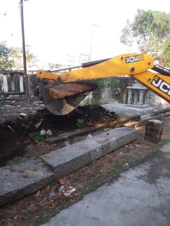 22 Feb 2021 - Mata Vibhutananda Puri Samadhi construction 3.jpeg