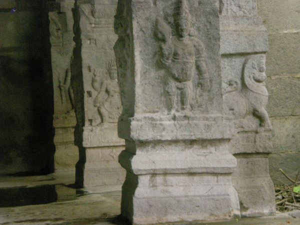 ArunachaleshwaraTemple KrittikaMandapam 2007-08 Pillars 13 watermarked.jpg