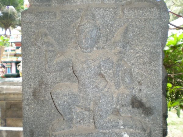 ArunachaleshwaraTemple KrittikaMandapam 2007-08 Pillars 5 watermarked.jpg