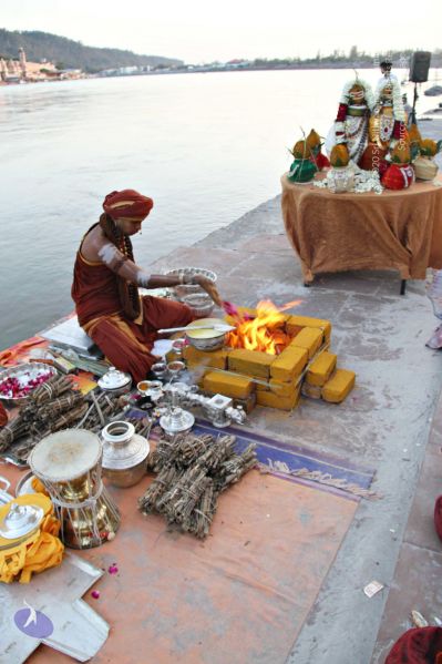 File:Batch20140318 7465 CMP WM.jpg