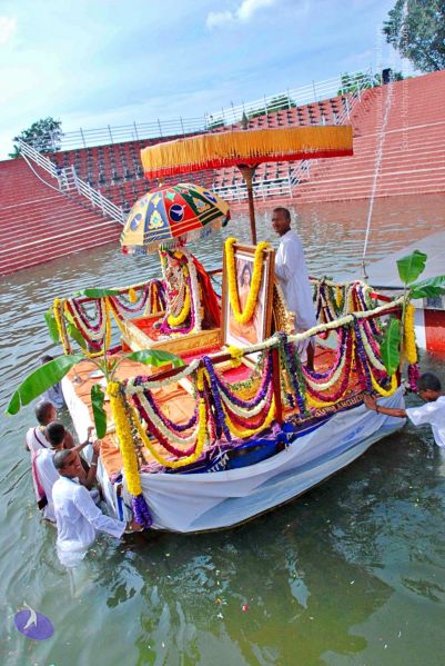 File:Batch 20100912 3463 CMP WM.jpg