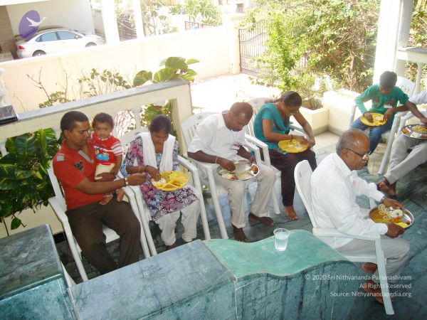 Batch 2014-02feb-02nd-nithyananda-diary-ndy-thiruvanmiyur-participant-enjoying-food-1 CMP WM.jpg