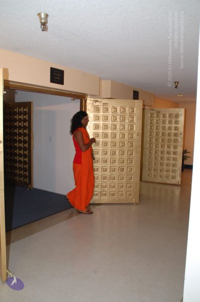 File:DeviPrathista15Nov2007 105 CMP WM.jpg