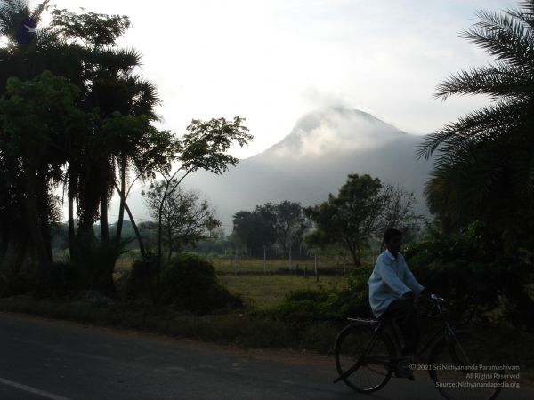 HILL Tiruvannamalai Arunachala 6Apr2007 (10)-10.jpg