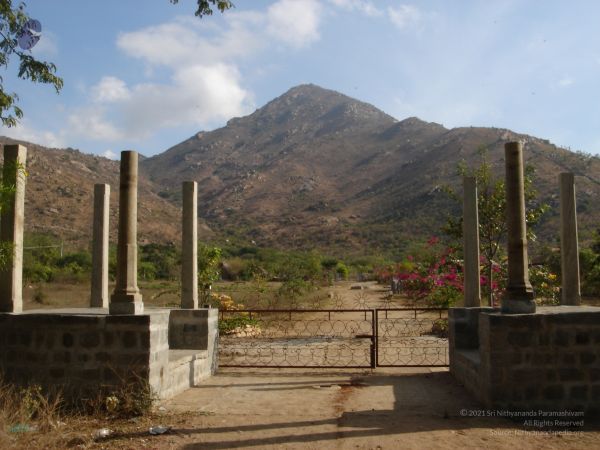HILL Tiruvannamalai Arunachala 6Apr2007 (45)-42.jpg