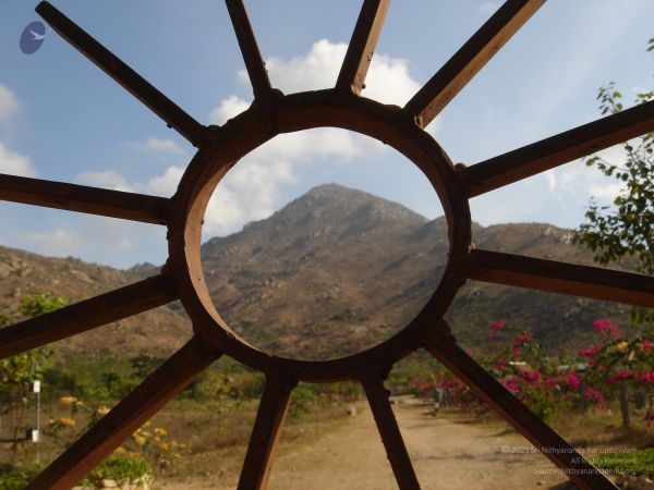 HILL Tiruvannamalai Arunachala 6Apr2007 (47)-43.jpg