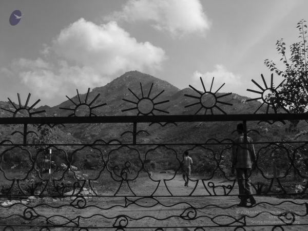 HILL Tiruvannamalai Arunachala 6Apr2007 (53)-45.jpg